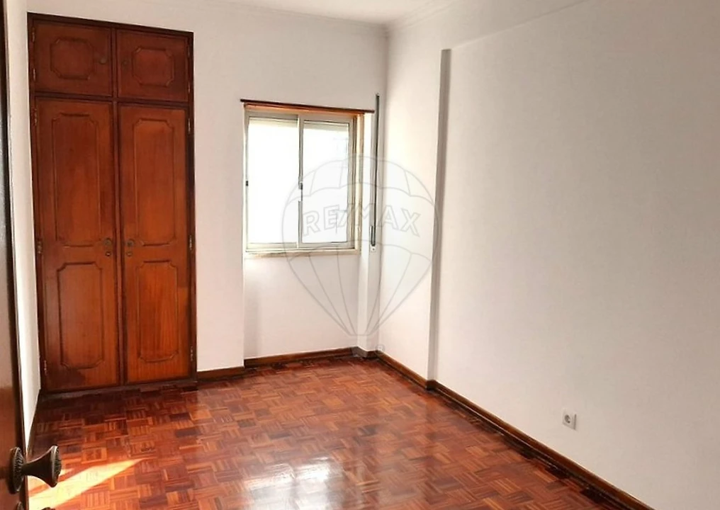 Apartamento T3 para Venda em Rio de Mouro Foto 11
