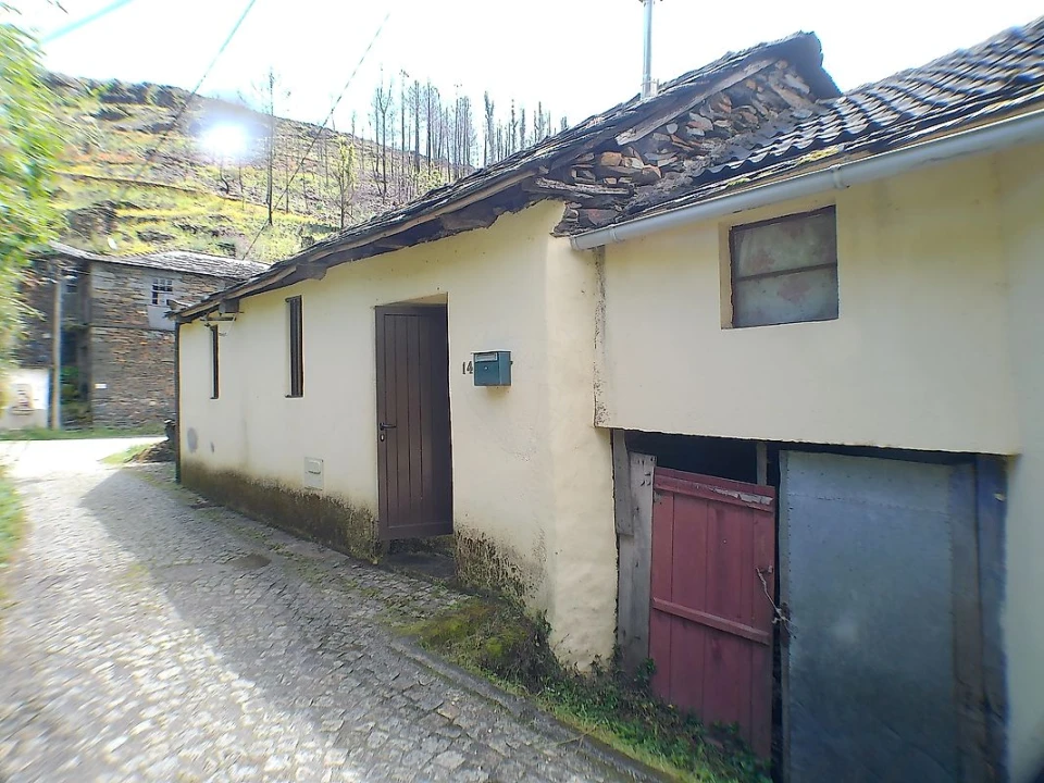 Moradia T1 para Venda em São Martinho das Moitas e Covas do Rio Foto 9