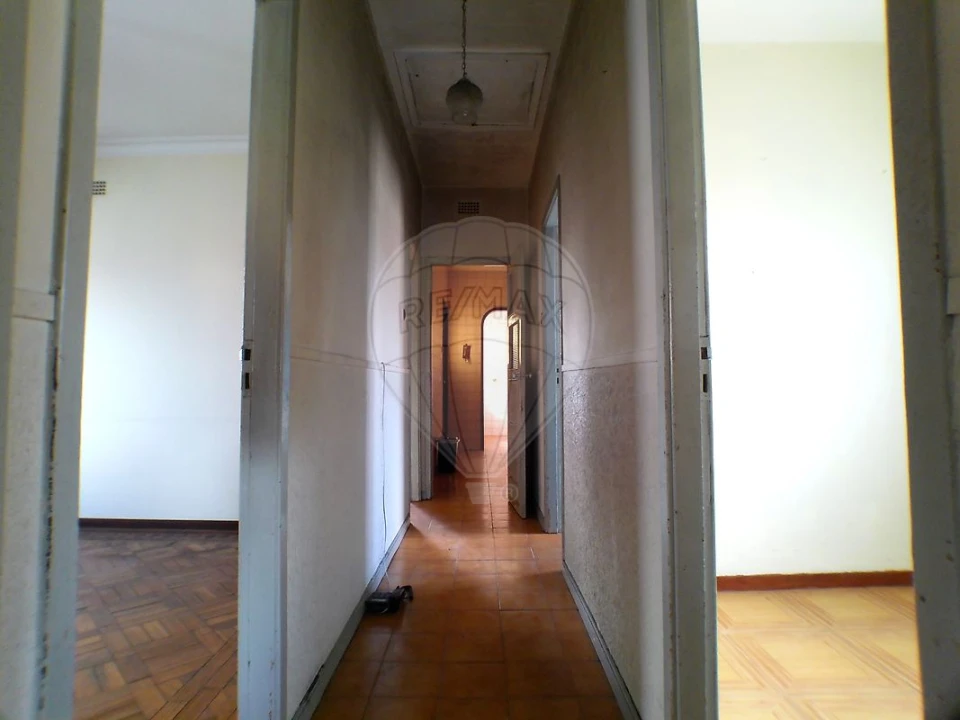 Moradia T4 para Venda em Argoncilhe Foto 15