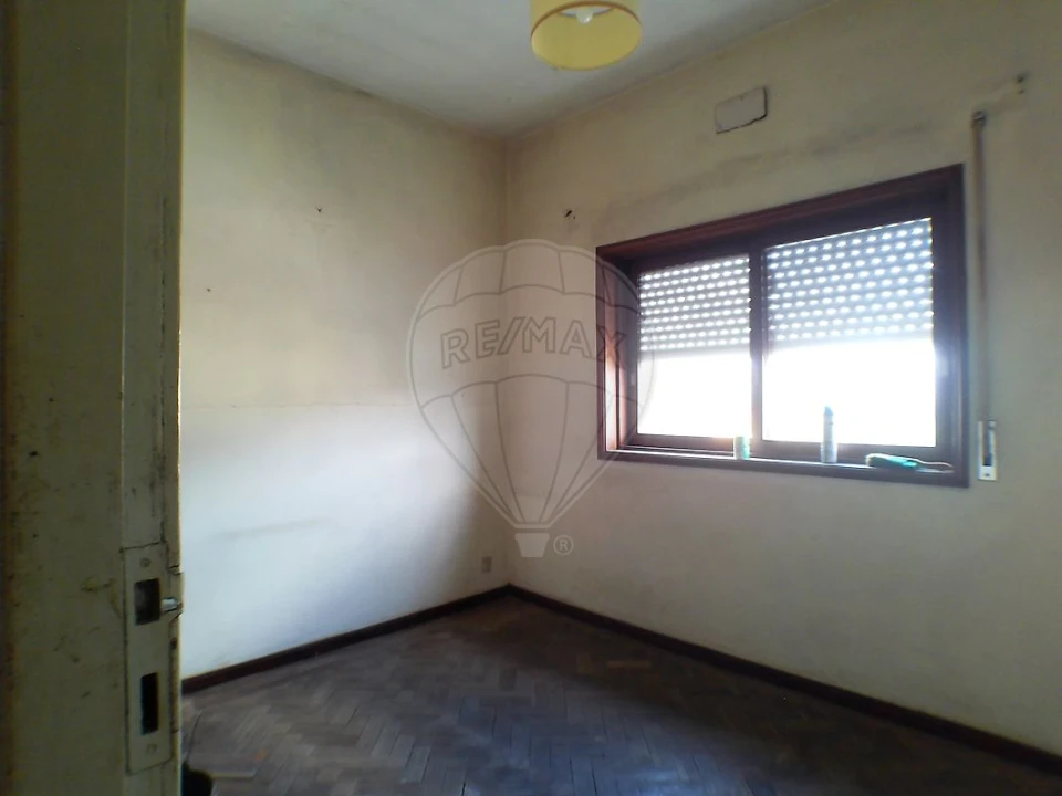 Moradia T4 para Venda em Argoncilhe Foto 10