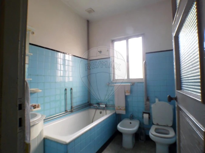 Moradia T4 para Venda em Argoncilhe Foto 13