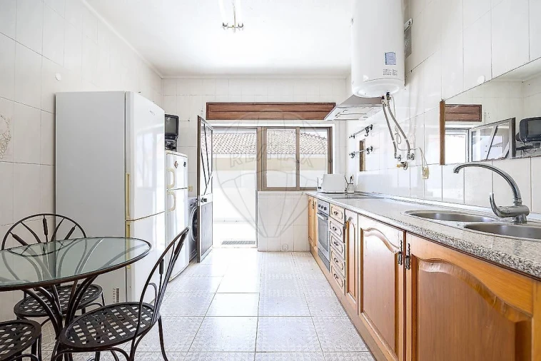 Moradia T6 para Venda em Caparica e Trafaria Foto 18