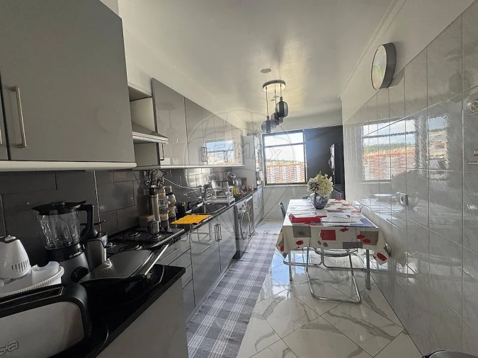 Apartamento T2 para Arrendamento em Rio de Mouro Foto 10