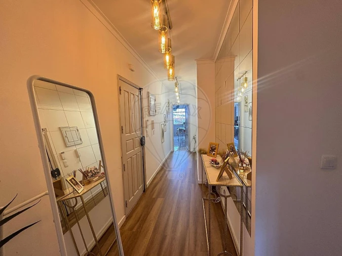 Apartamento T2 para Arrendamento em Rio de Mouro Foto 7