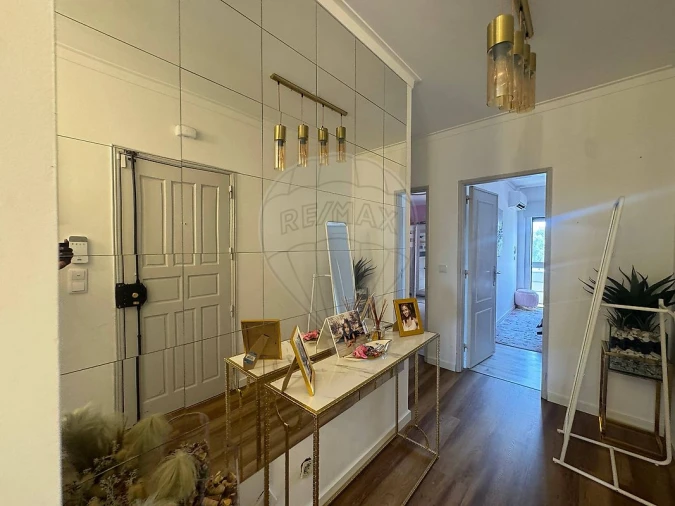 Apartamento T2 para Arrendamento em Rio de Mouro Foto 8