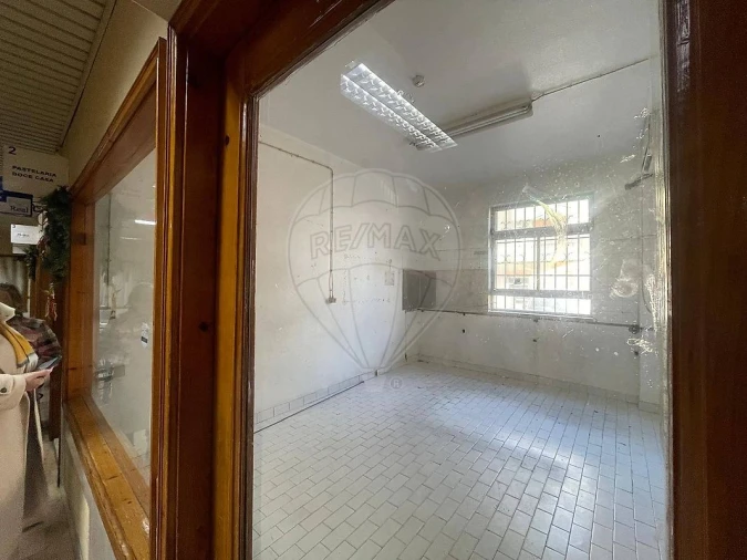 Loja para Venda em Póvoa de Santa Iria e Forte da Casa Foto 4