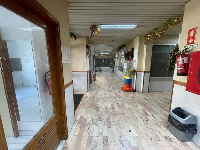 Loja para Venda em Póvoa de Santa Iria e Forte da Casa Foto 3