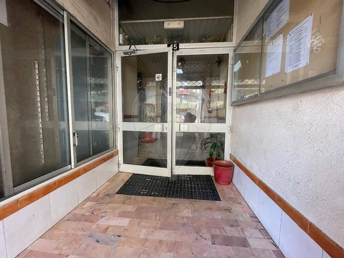 Loja para Venda em Póvoa de Santa Iria e Forte da Casa Foto 11