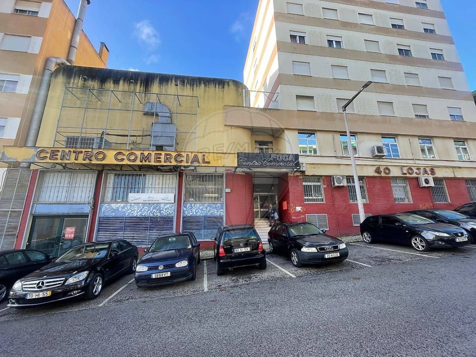 Loja para Venda em Póvoa de Santa Iria e Forte da Casa Foto 10