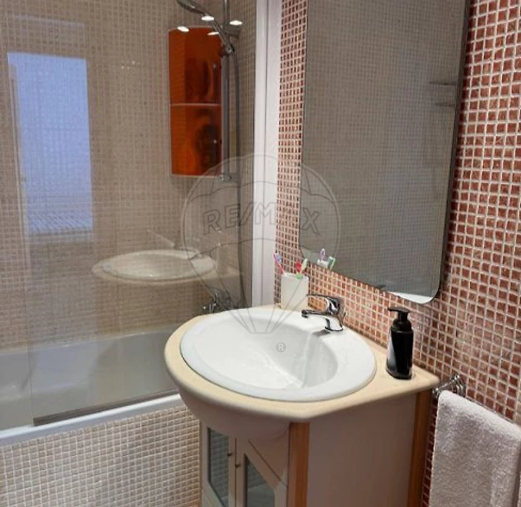 Apartamento T1 para Arrendamento em Armação de Pera Foto 4