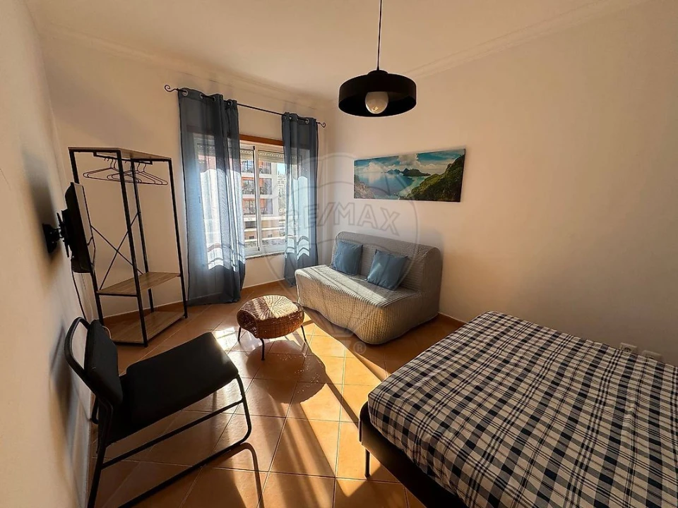 Apartamento T1 para Arrendamento em Armação de Pera Foto 5
