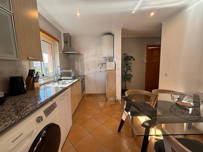 Apartamento T1 para Arrendamento em Armação de Pera Foto 3