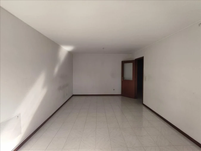 Apartamento T2 para Venda em Cidade da Maia Foto 4