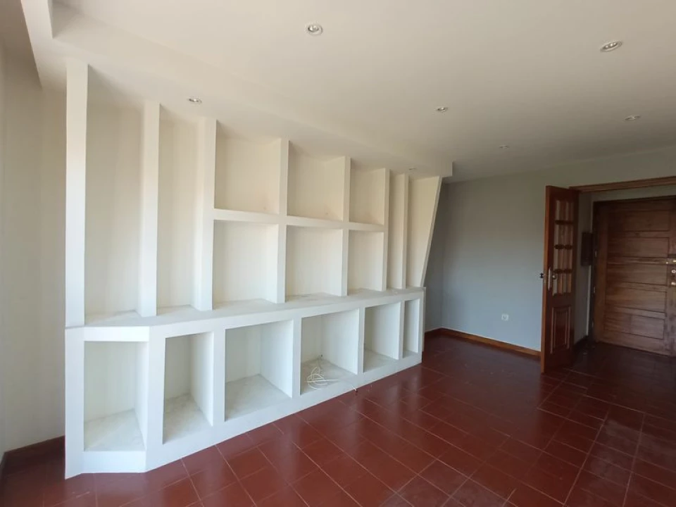Apartamento T2 para Venda em Rio Tinto Foto 3
