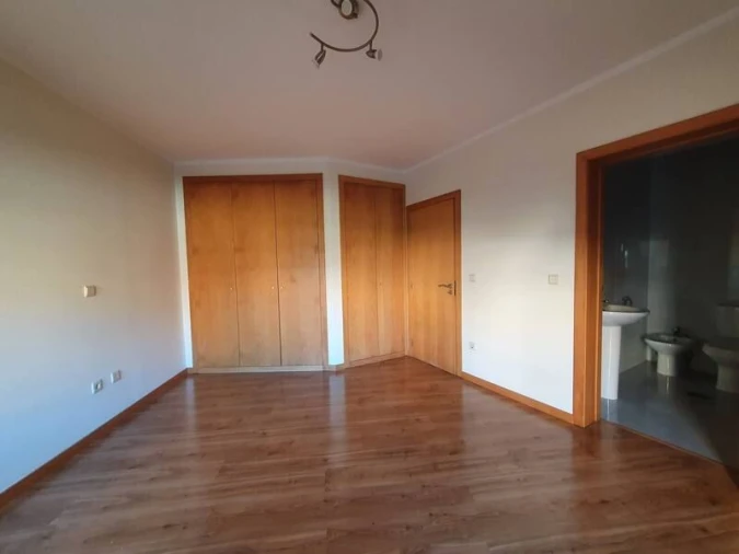 Apartamento T3 para Venda em Canelas Foto 7