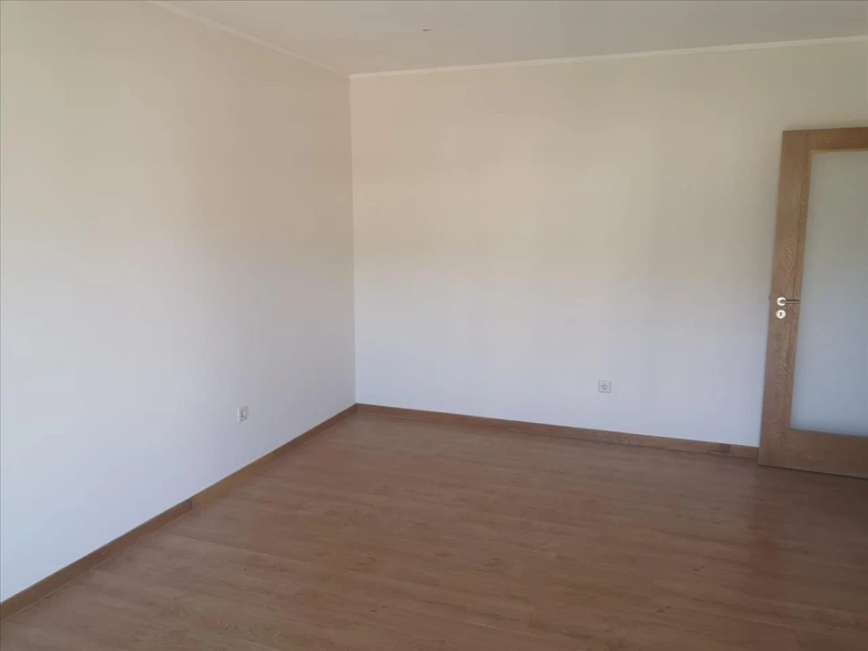 Apartamento T1 para Venda em Rebordosa Foto 5