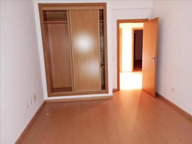 Apartamento T4 para Venda em Pinhal Novo Foto 5