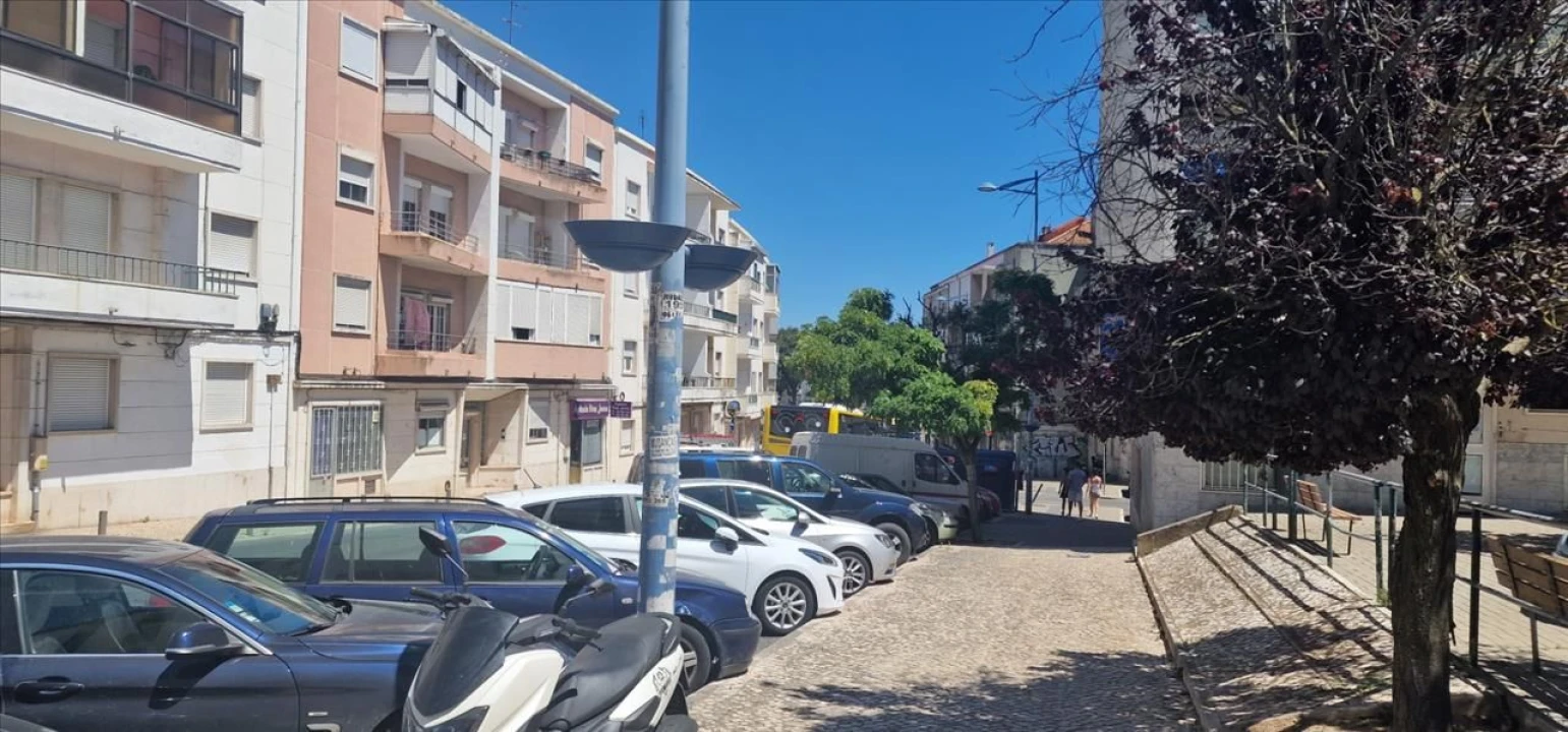 Negócio para Venda em Falagueira-Venda Nova Foto 3