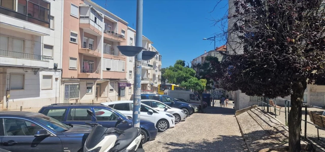 Negócio para Venda em Falagueira-Venda Nova Foto 3