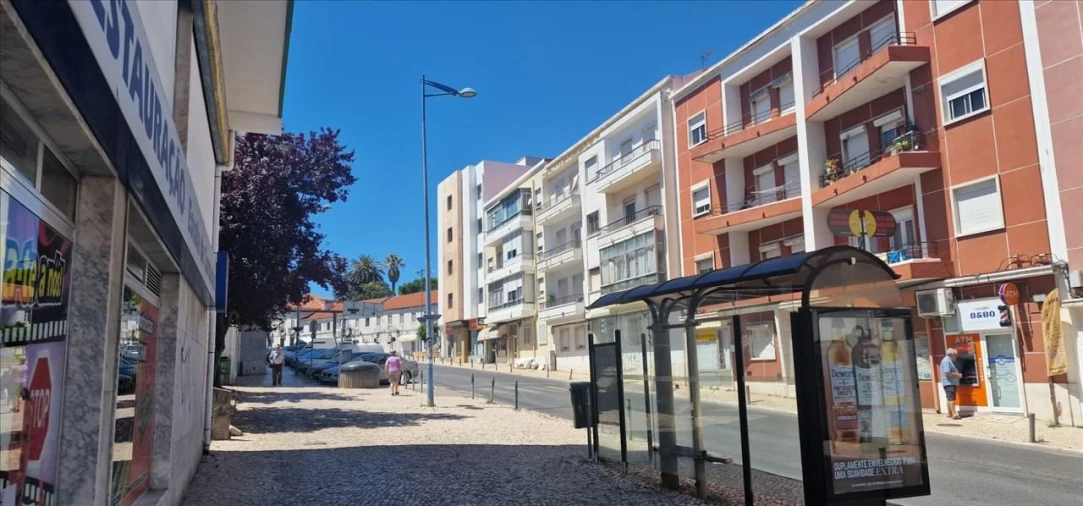 Negócio para Venda em Falagueira-Venda Nova Foto 4