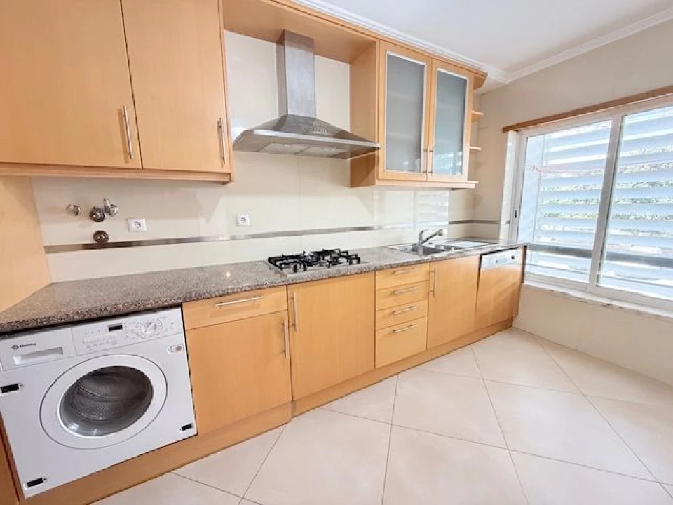 Apartamento T2 para Venda em Sande Vila Nova e Sande São Clemente Foto 7