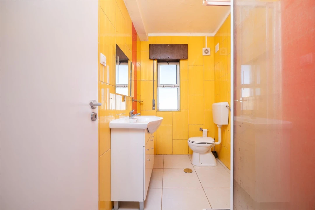 Apartamento T2 para Venda em Santo Antonio dos Olivais Foto 9