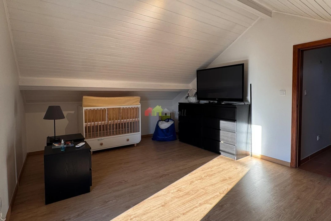 Moradia T5 para Venda em Ramada e Caneças Foto 17