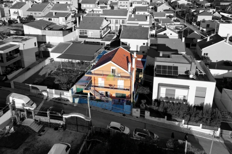 Moradia T5 para Venda em Ramada e Caneças Foto 2