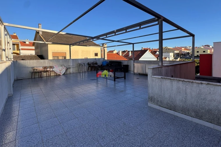 Moradia T5 para Venda em Ramada e Caneças Foto 23