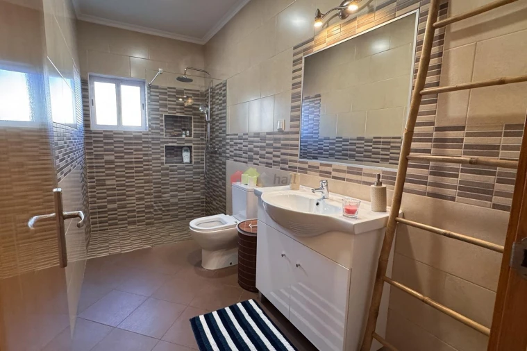 Moradia T5 para Venda em Ramada e Caneças Foto 13