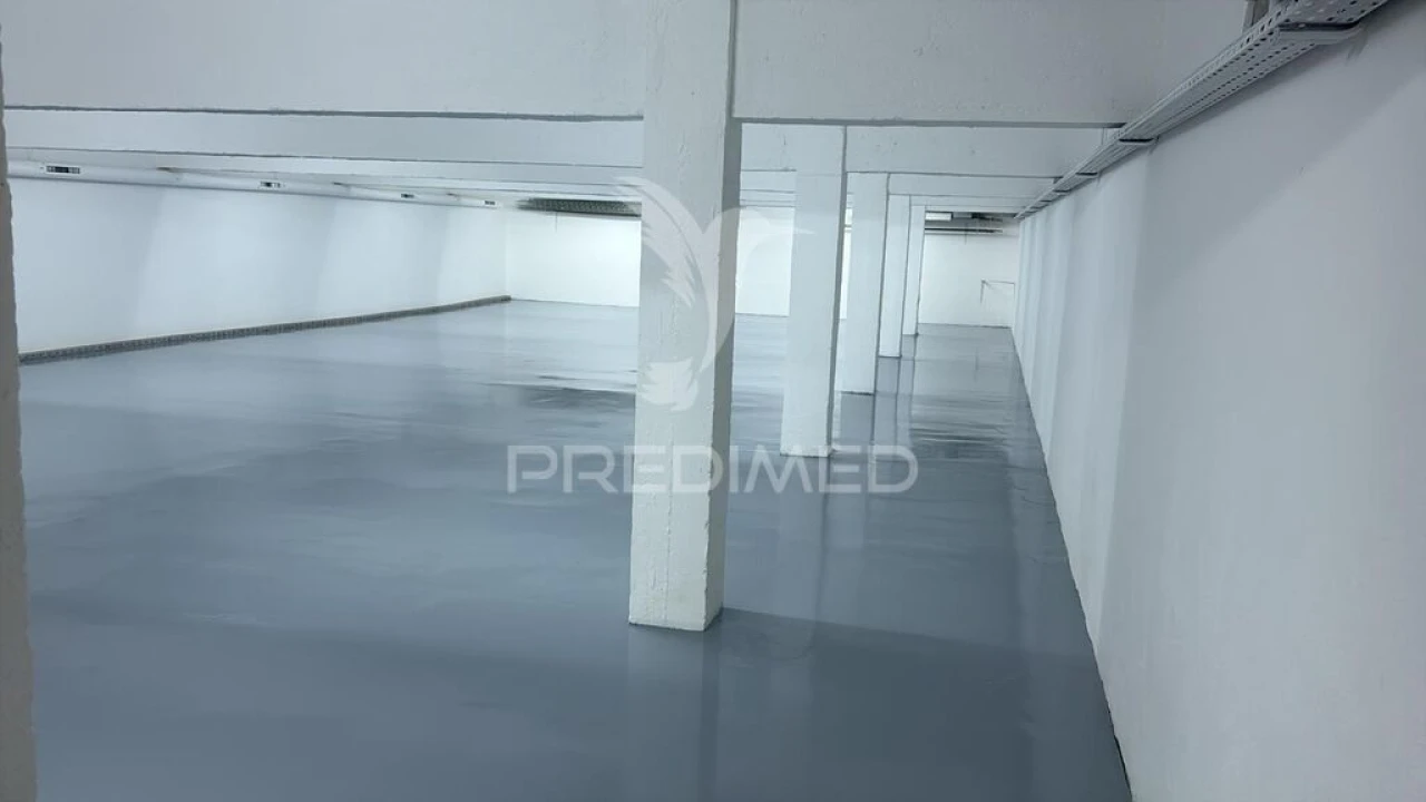 Armazém para Arrendamento em Paranhos Foto 2