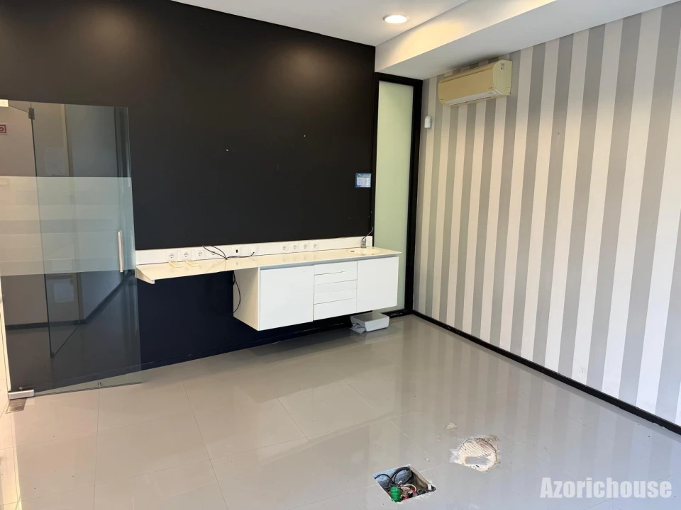 Loja para Arrendamento em Ponta Delgada (São Pedro) Foto 11