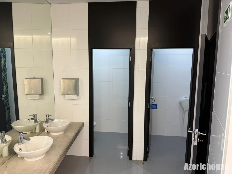 Loja para Arrendamento em Ponta Delgada (São Pedro) Foto 5