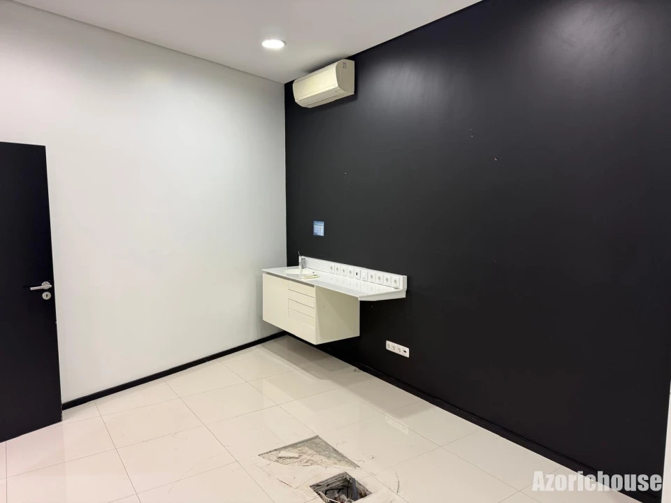 Loja para Arrendamento em Ponta Delgada (São Pedro) Foto 8