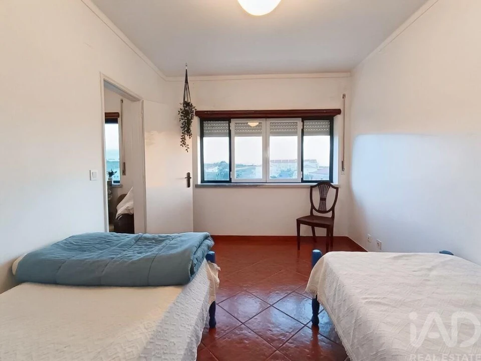 Apartamento T3 para Venda em Atouguia da Baleia Foto 12