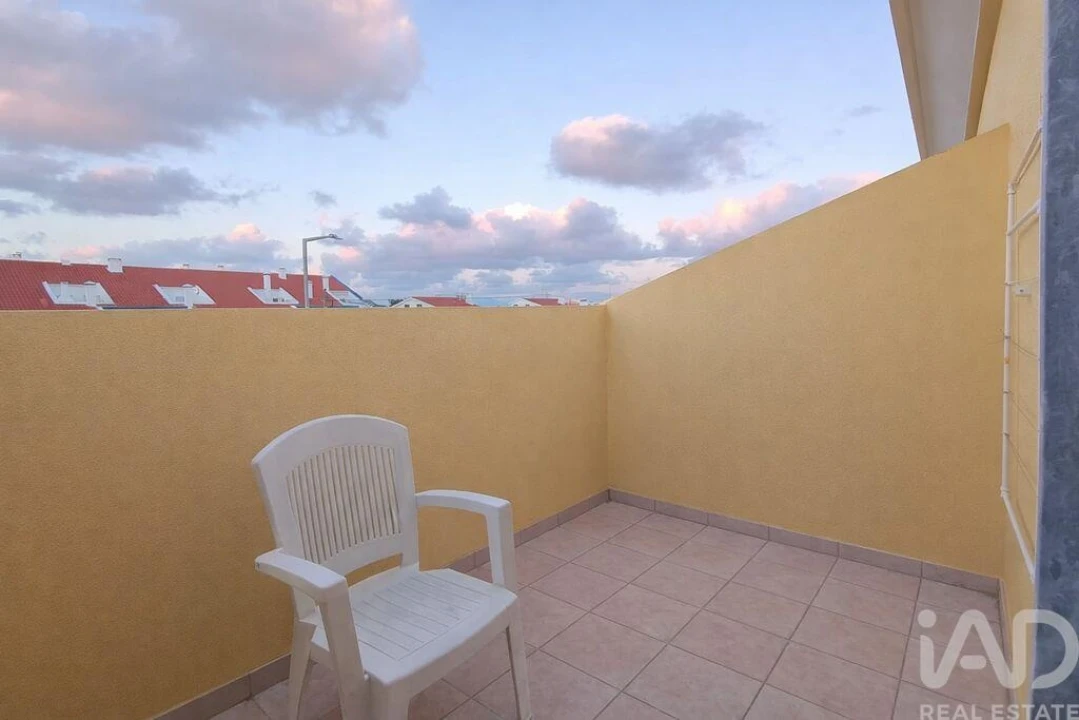 Apartamento T3 para Venda em Atouguia da Baleia Foto 26