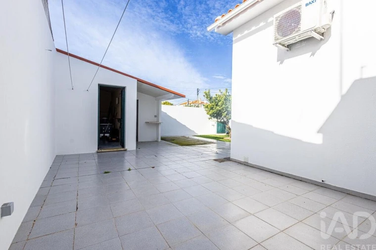 Moradia T2 para Venda em Roliça Foto 10