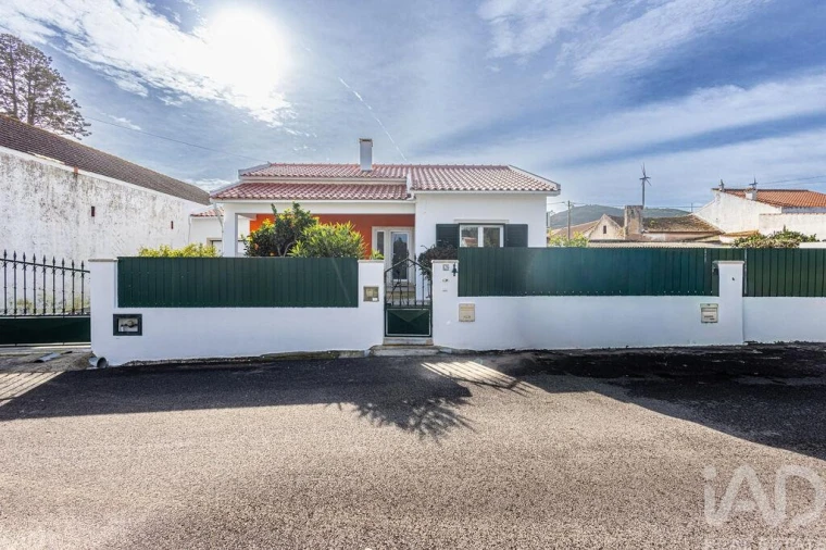 Moradia T2 para Venda em Roliça Foto 4