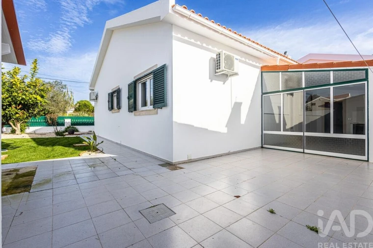 Moradia T2 para Venda em Roliça Foto 7