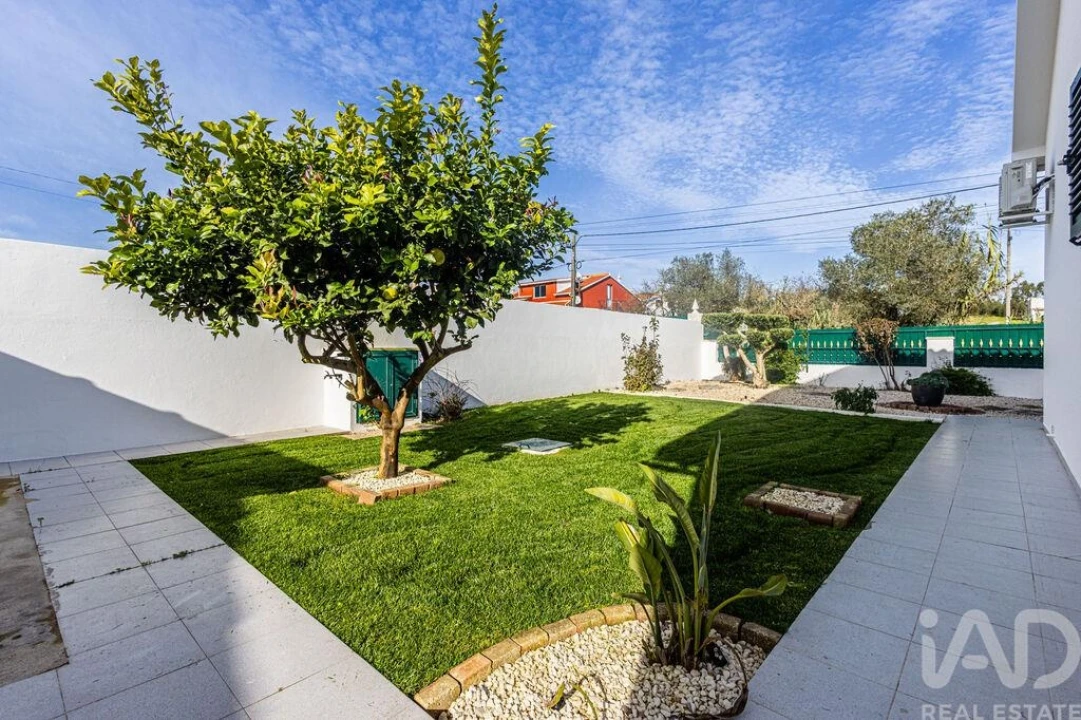 Moradia T2 para Venda em Roliça Foto 9