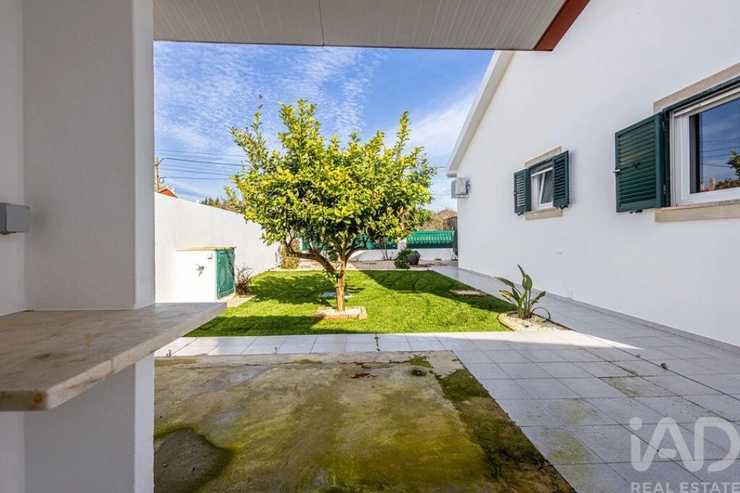 Moradia T2 para Venda em Roliça Foto 6