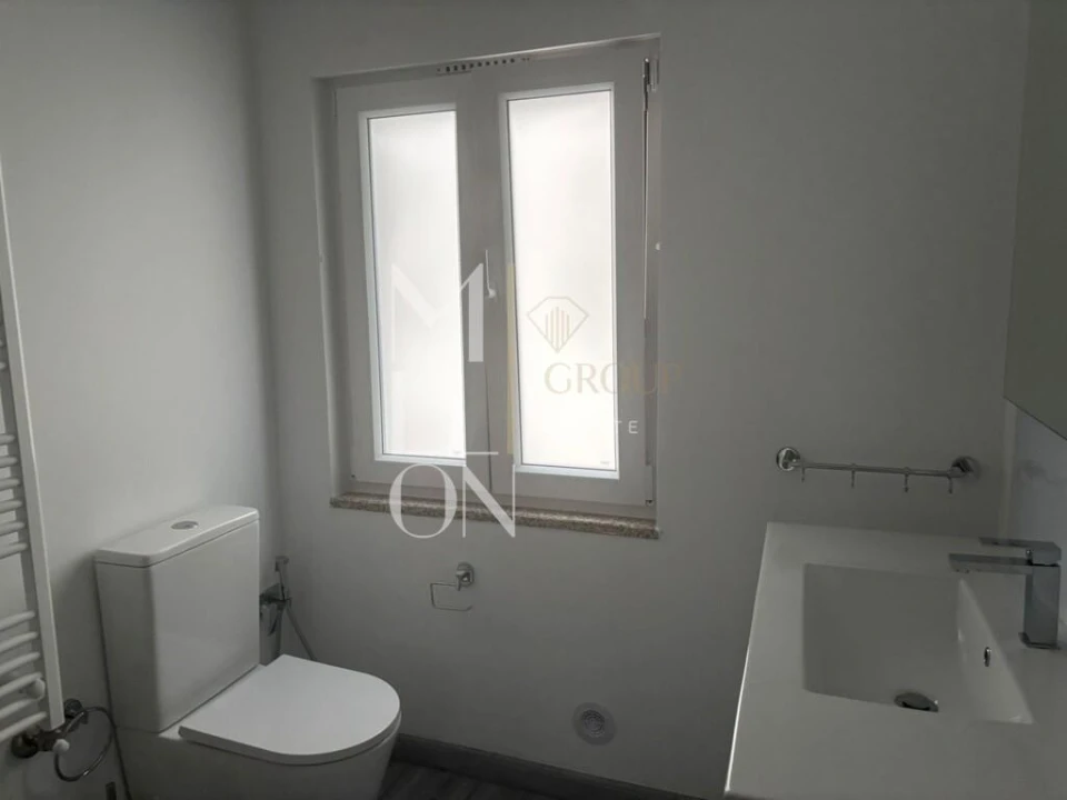 Apartamento T1 para Venda em Tortosendo Foto 8