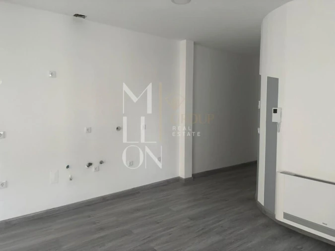 Apartamento T1 para Venda em Tortosendo Foto 9