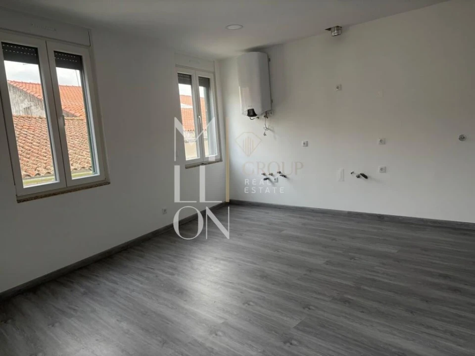 Apartamento T1 para Venda em Tortosendo Foto 3