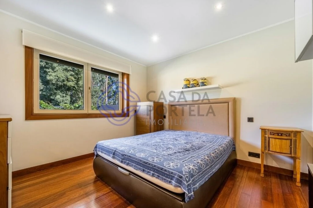 Moradia T5 para Venda em Modivas Foto 23