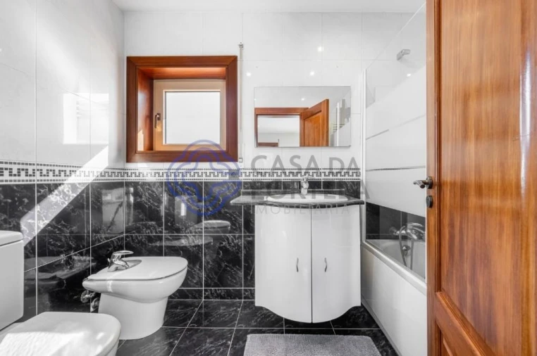 Moradia T5 para Venda em Modivas Foto 31