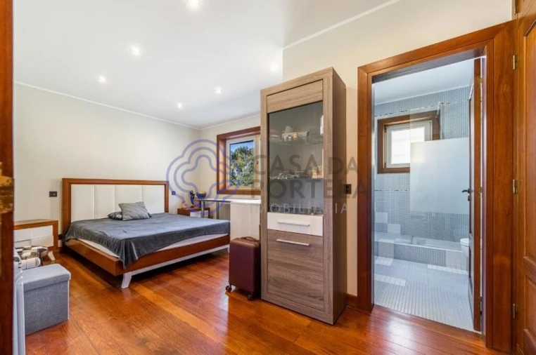 Moradia T5 para Venda em Modivas Foto 22