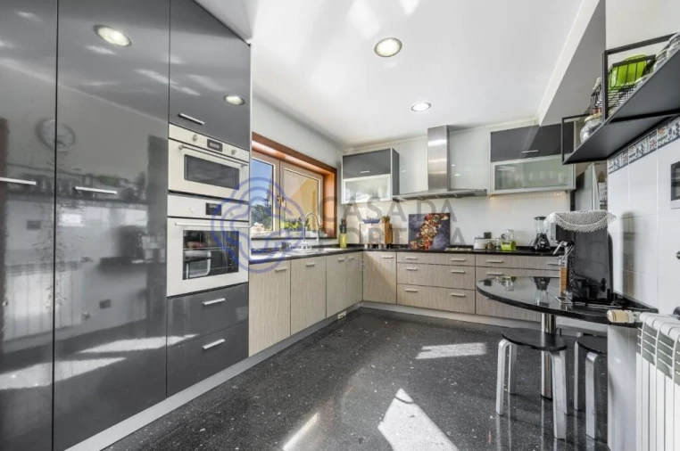 Moradia T5 para Venda em Modivas Foto 19