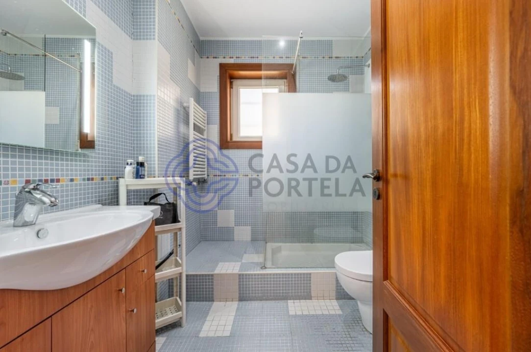 Moradia T5 para Venda em Modivas Foto 32