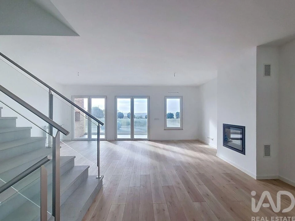 Moradia T3 para Venda em Silveira Foto 6